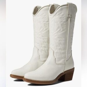 White Steve Madden Hayward cowboy boots
